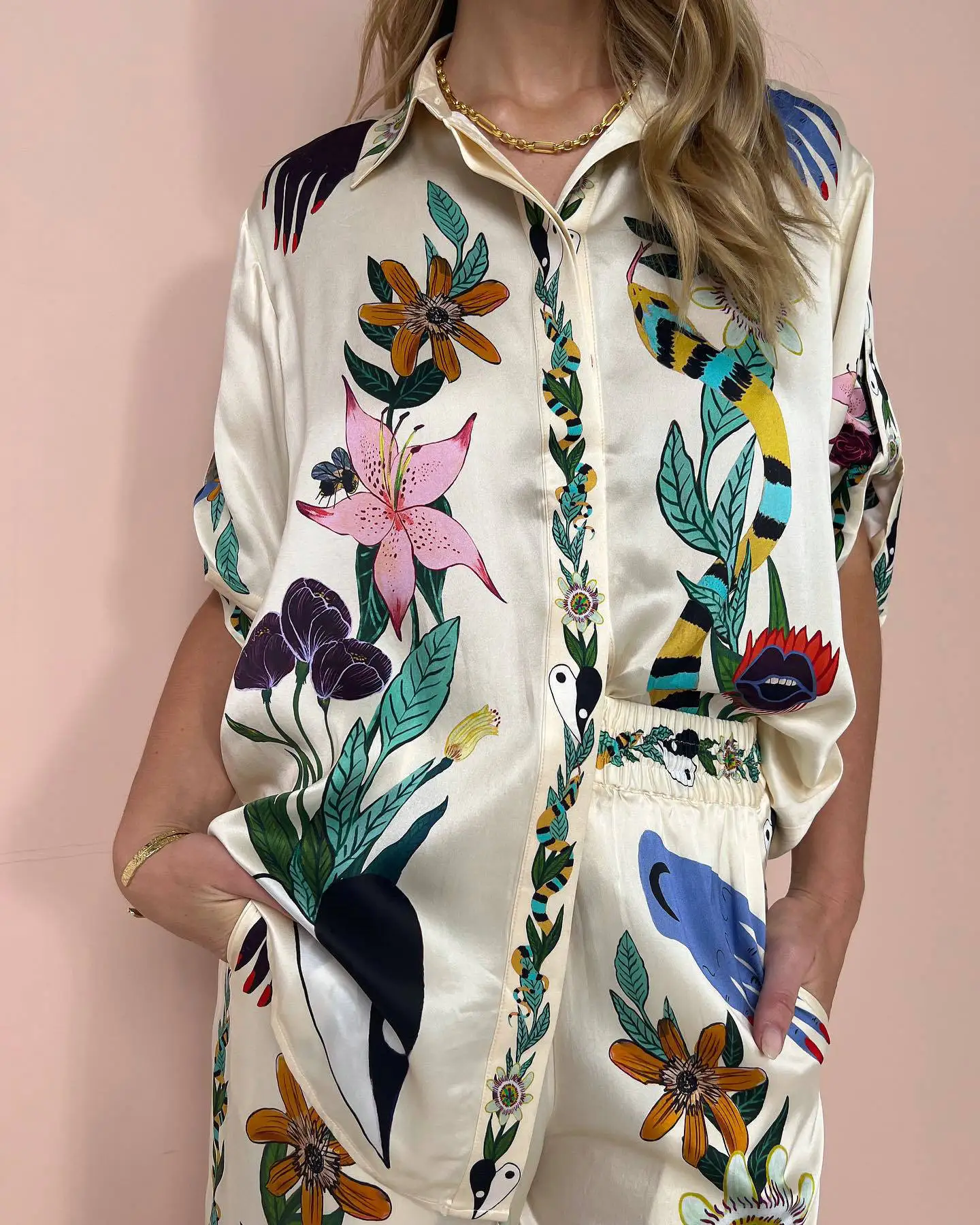 Apolonia | Luchtige Satijnen Two-Piece Set met Exotische Print