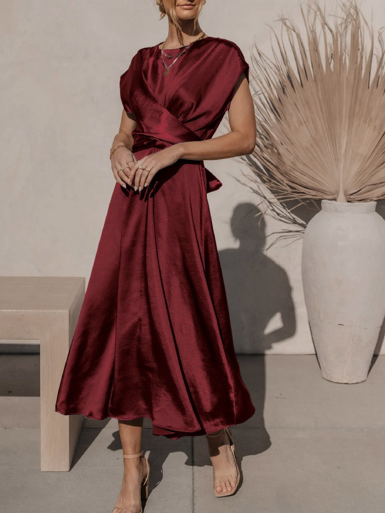 Tracy | Elegante Satijnen Midi-jurk met Vleermuismouw en Taille Accent