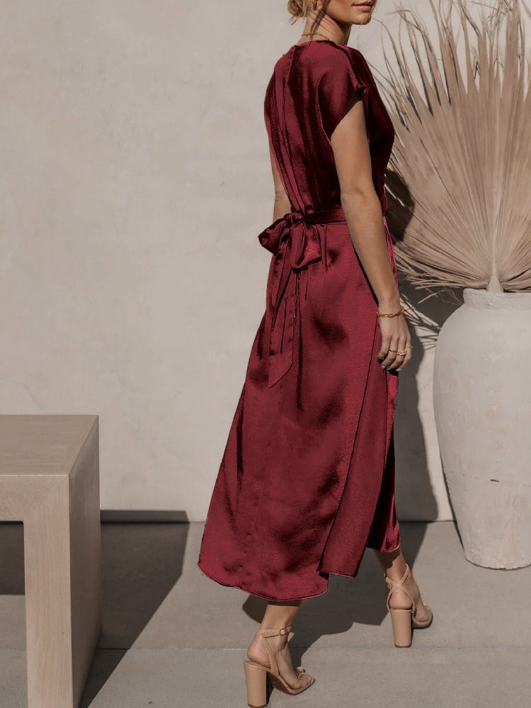 Tracy | Elegante Satijnen Midi-jurk met Vleermuismouw en Taille Accent