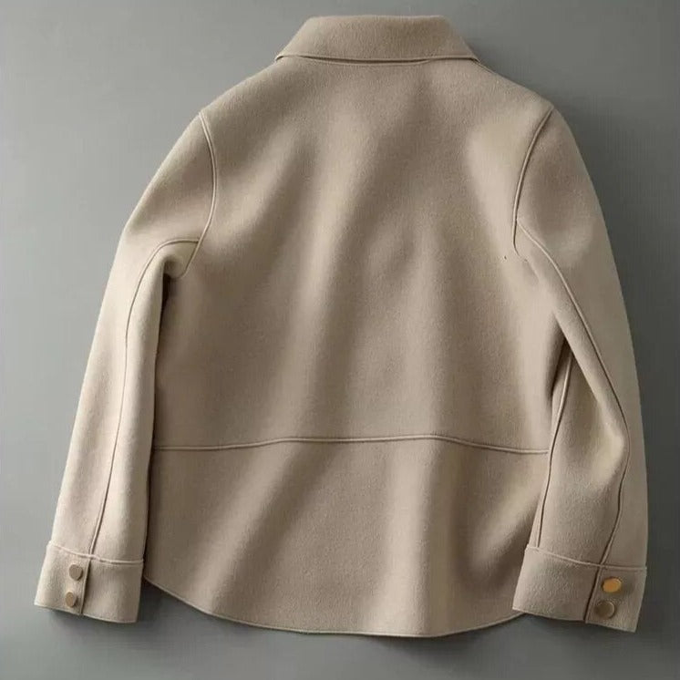 Chique Getailleerde Beige Damesjas met Knopen