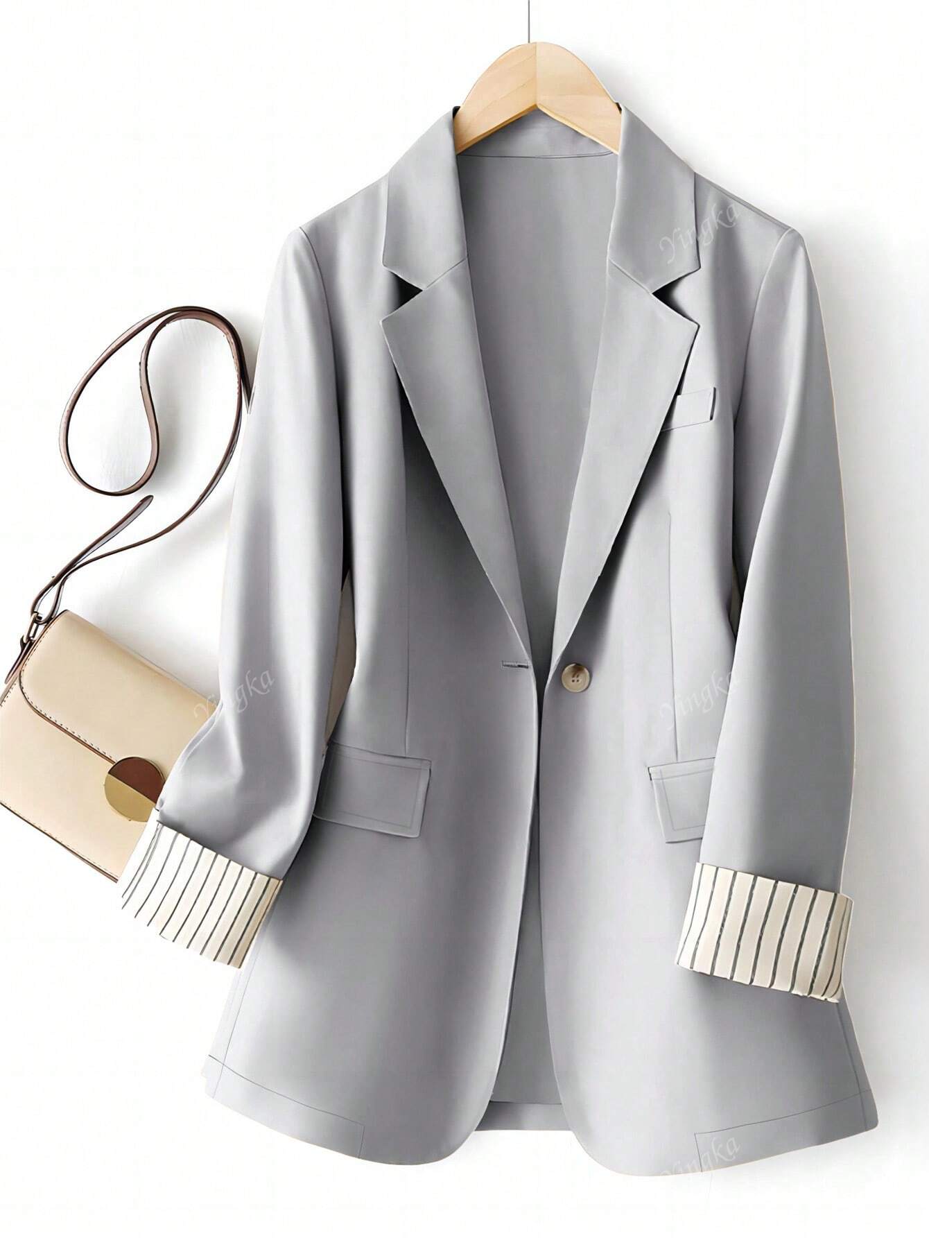 Felice | Minimalistische Blazer met Gestreepte Manchetten