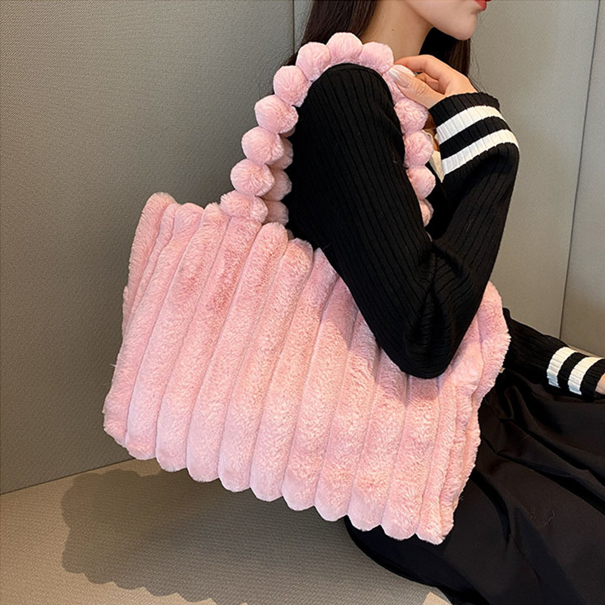Lina | Luxe Faux Fur Handtas met Gestructureerde Look