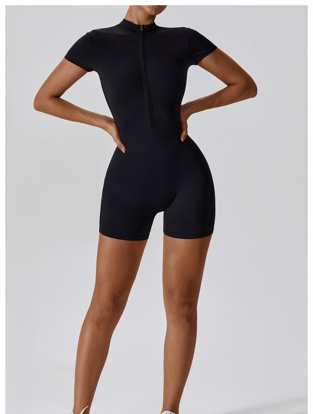 Sasja | Aansluitende Sport Romper met Korte Mouwen en Rits