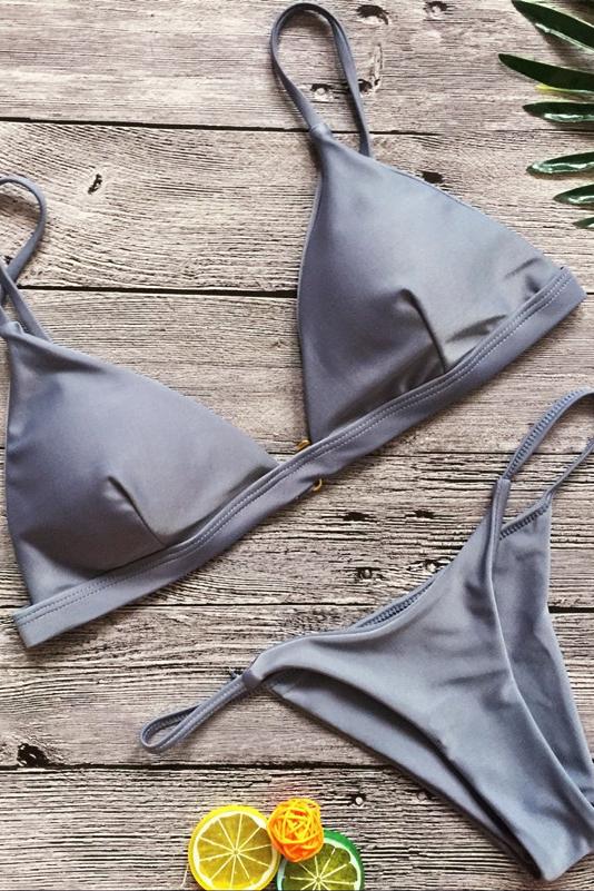 Fiah | Minimalistische Bikini met Triangel Top en High-Cut Slip