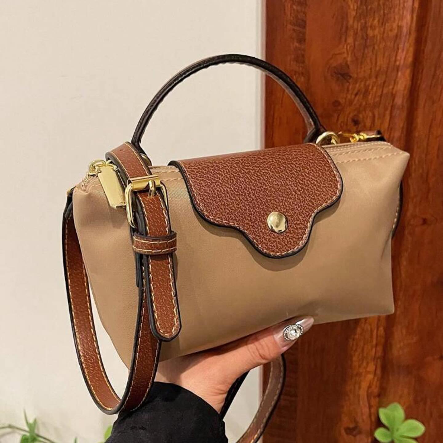 Letta | Klassieke Mini Crossbody met Luxe Afwerking