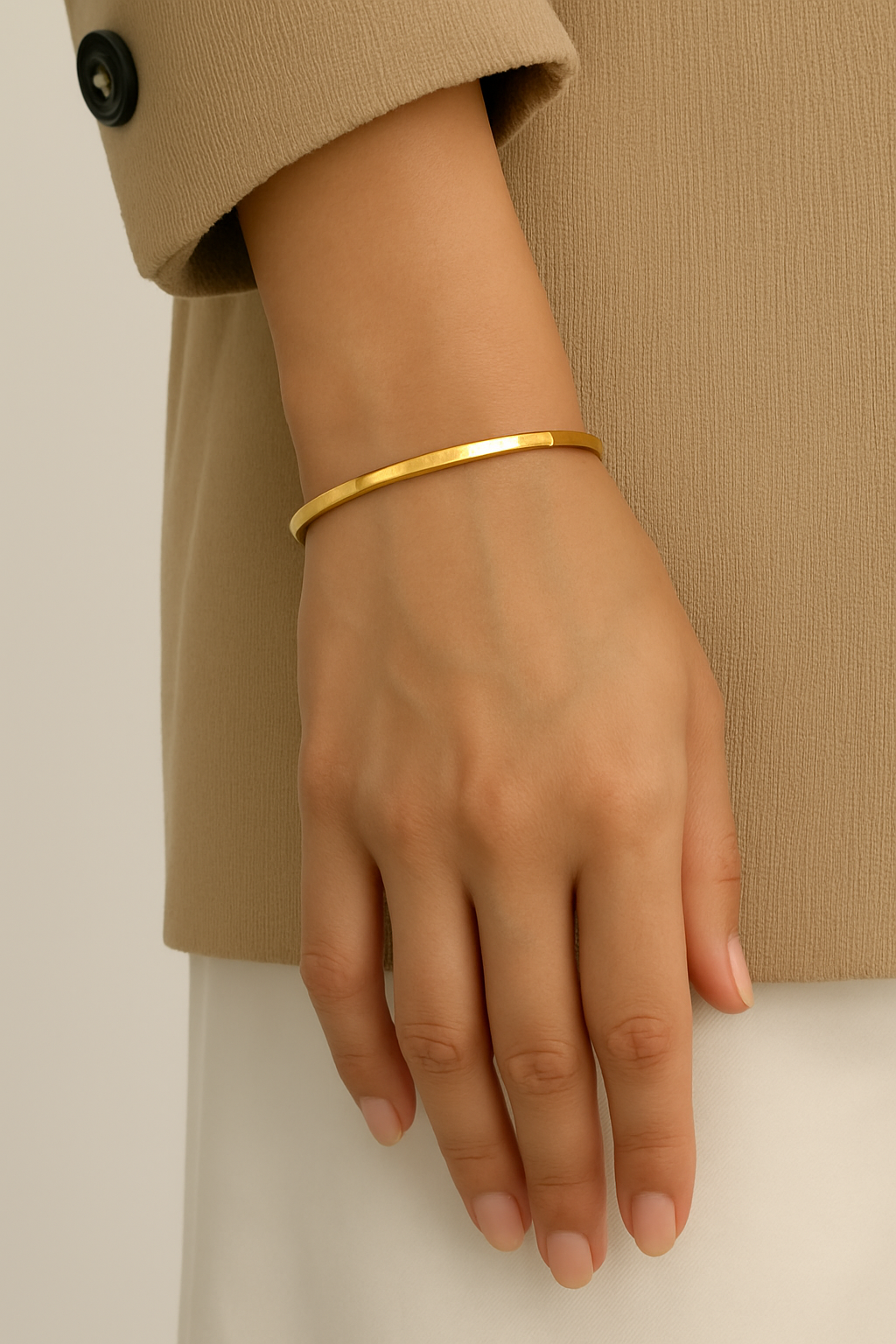 Margrit | Minimalistische Gehamerde Bangle Armband