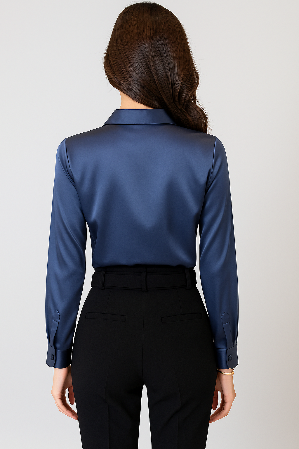 Karena | Satijnen Blouse met Kraag en Lange Mouwen