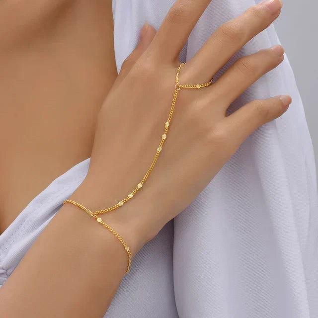 Pixi | Goudkleurige Handketting met Hartdetails