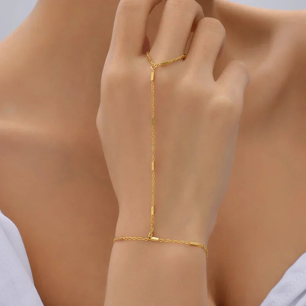 Pixi | Goudkleurige Handketting met Hartdetails