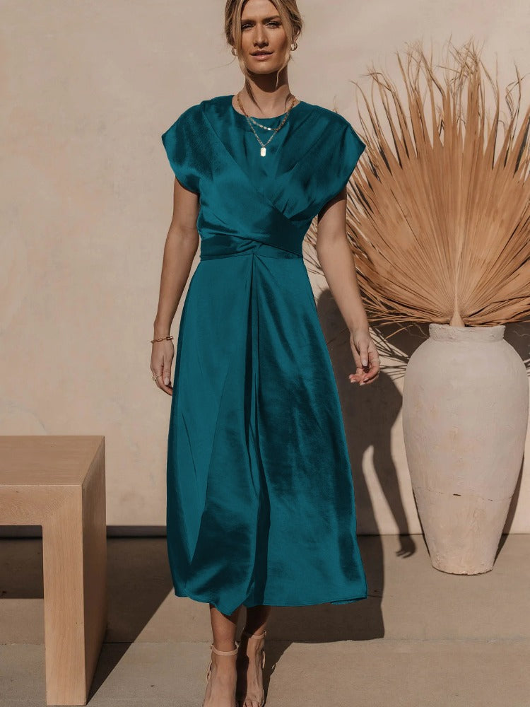 Tracy | Elegante Satijnen Midi-jurk met Vleermuismouw en Taille Accent