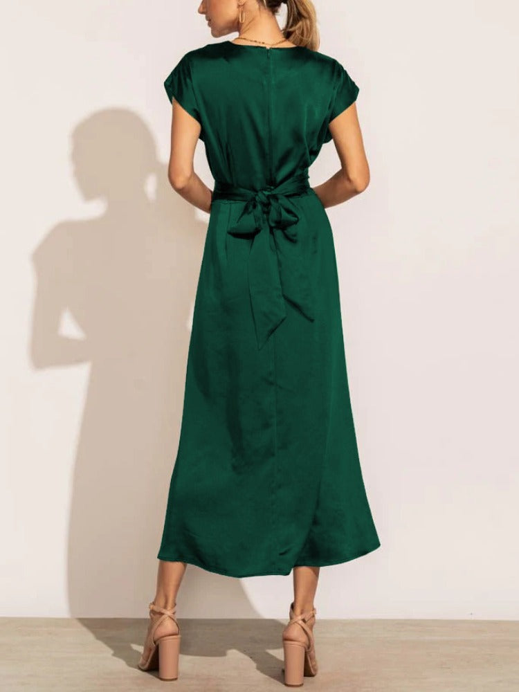 Tracy | Elegante Satijnen Midi-jurk met Vleermuismouw en Taille Accent
