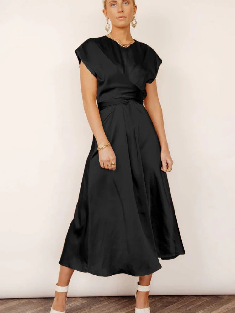 Tracy | Elegante Satijnen Midi-jurk met Vleermuismouw en Taille Accent