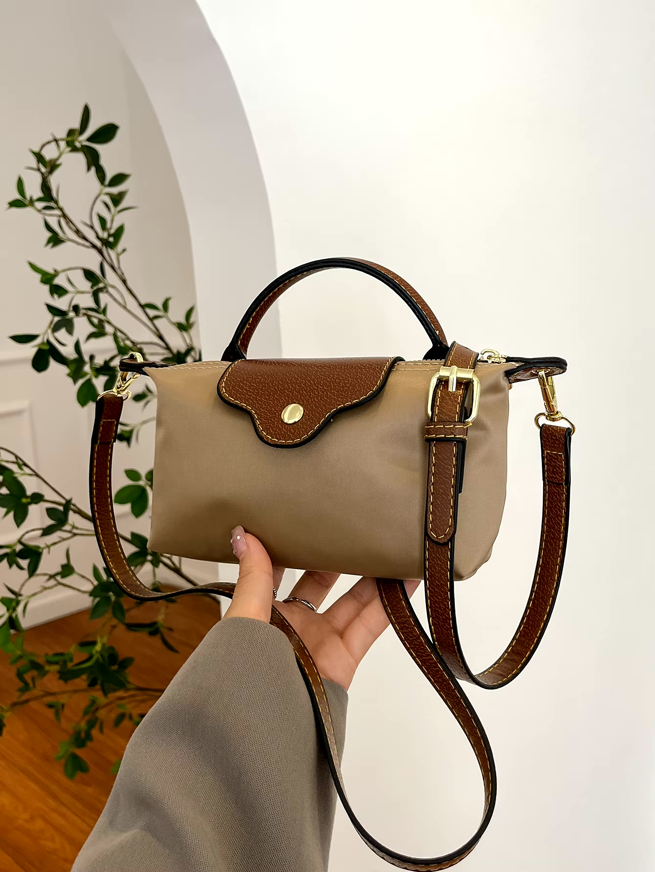 Letta | Klassieke Mini Crossbody met Luxe Afwerking
