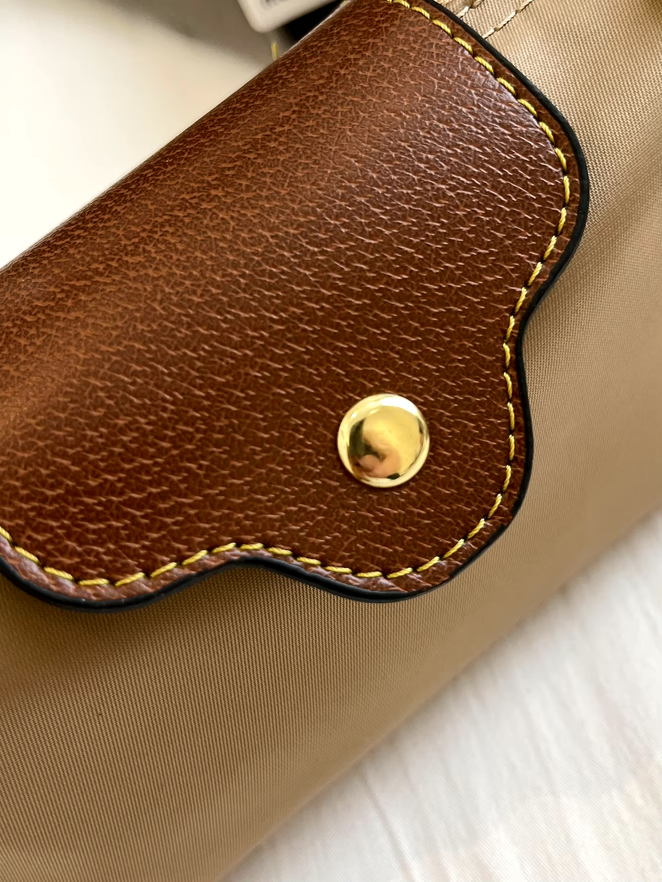 Letta | Klassieke Mini Crossbody met Luxe Afwerking