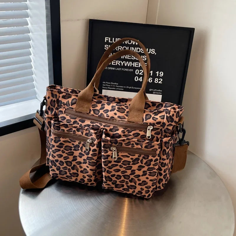 Tessi | Praktische Leopard Schoudertas met Vakken