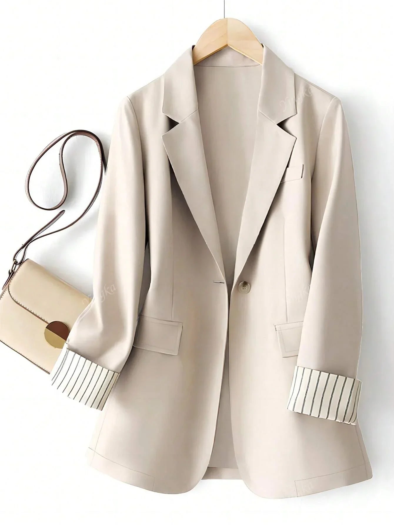 Felice | Minimalistische Blazer met Gestreepte Manchetten