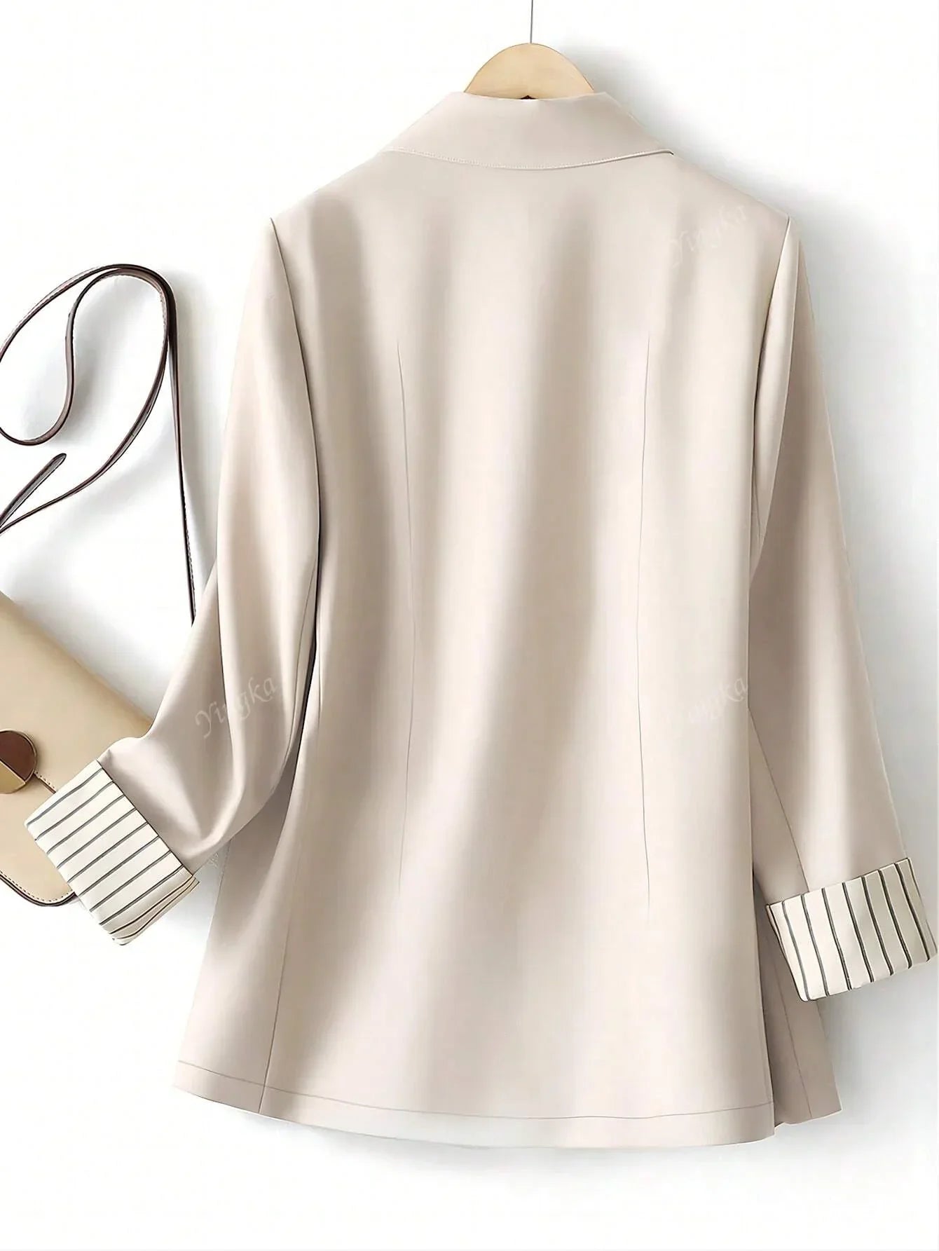 Felice | Minimalistische Blazer met Gestreepte Manchetten