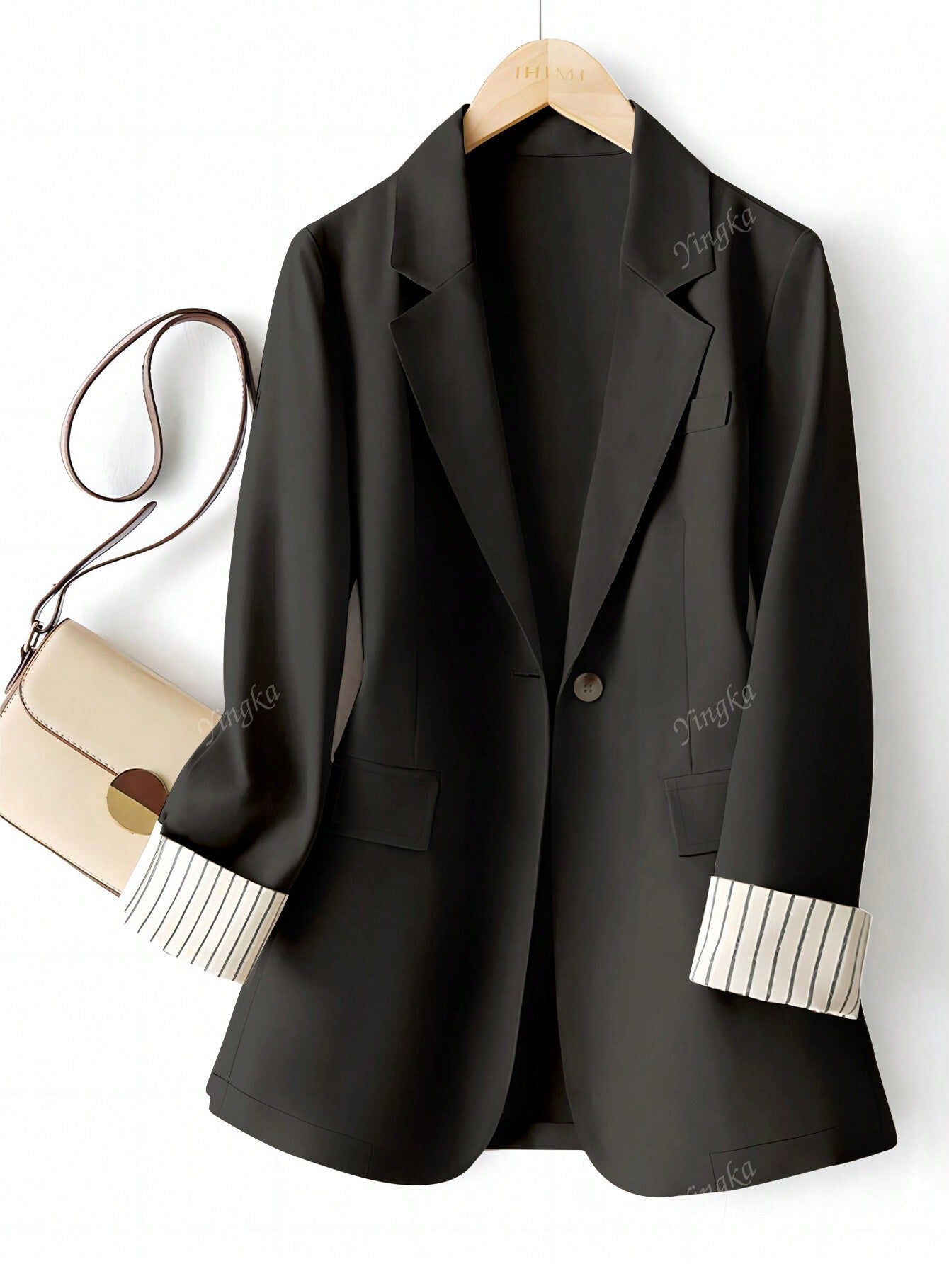 Felice | Minimalistische Blazer met Gestreepte Manchetten