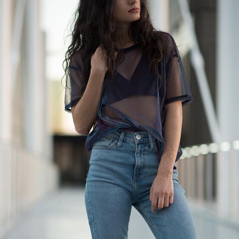 Viviana | Transparante Mesh Top met Holografische Glans