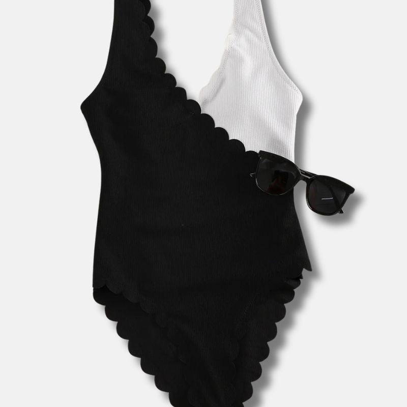 Amari | Scallop One-Shoulder Badpak