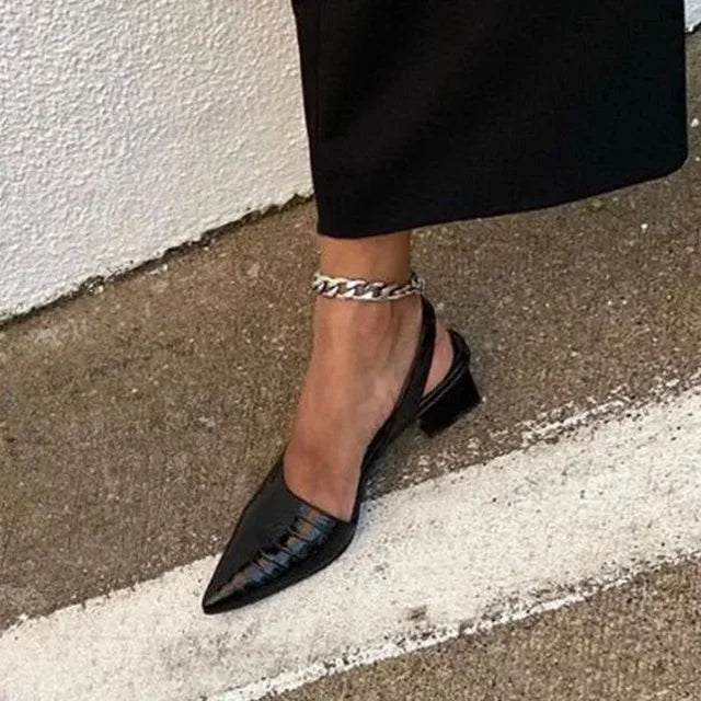 Wilma | Vintage Puntige Slingback Pumps met Blokhak