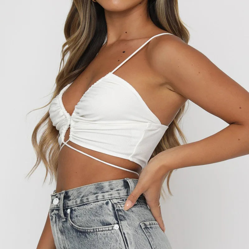 Nelly | Cut-Out Crop Top met Strikdetails