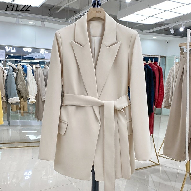 Elegante Getailleerde Dames Blazer met Ceintuur