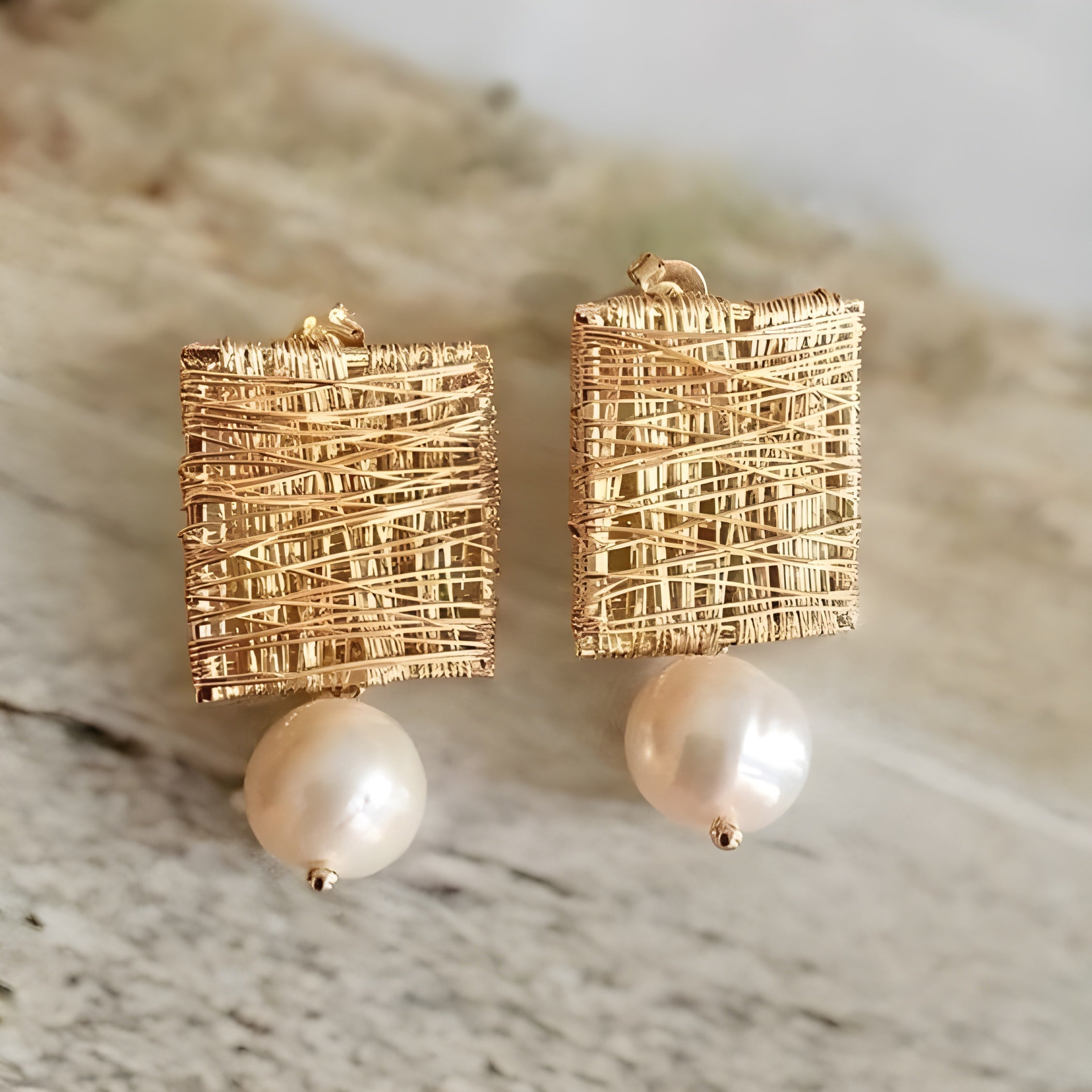 Vintage Oorbellen met Gouden Draden en Parels