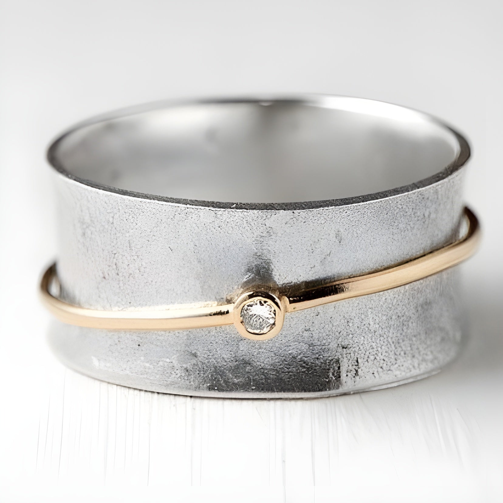 Vintage Zilveren Ring met Gouden Lijnen en Zirkonia