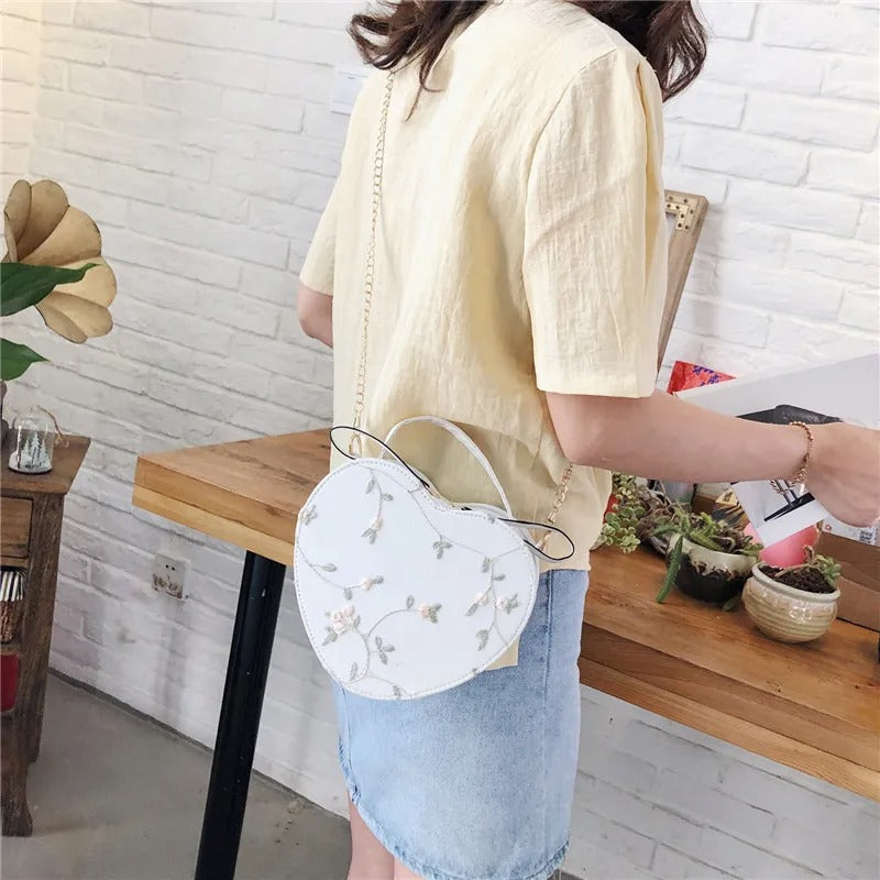 Lanza | Hartvormige Crossbody met Bloemenborduursel